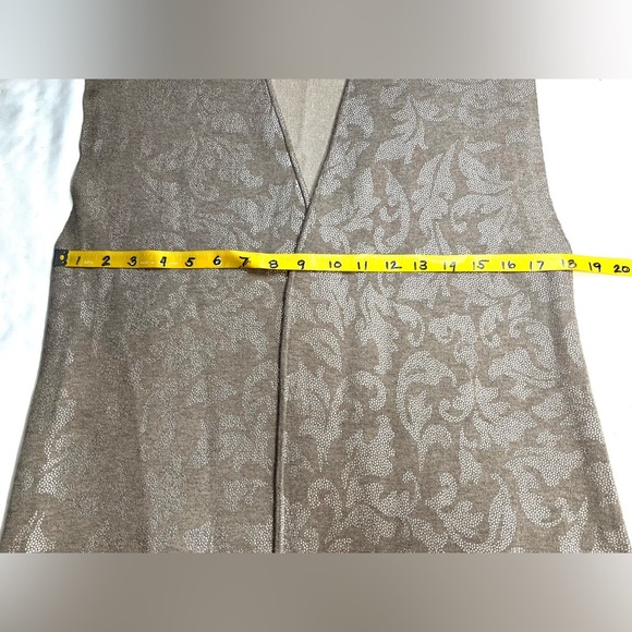 CHICO’S Taupe with silver paisley print sleeveless reversible duster size S - Picture 12 of 14